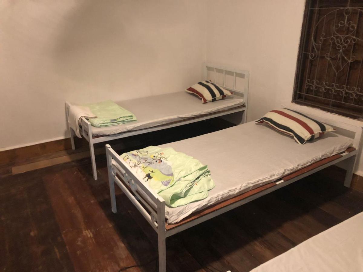 Vernice Backpacker Hostel Vientiane Bagian luar foto