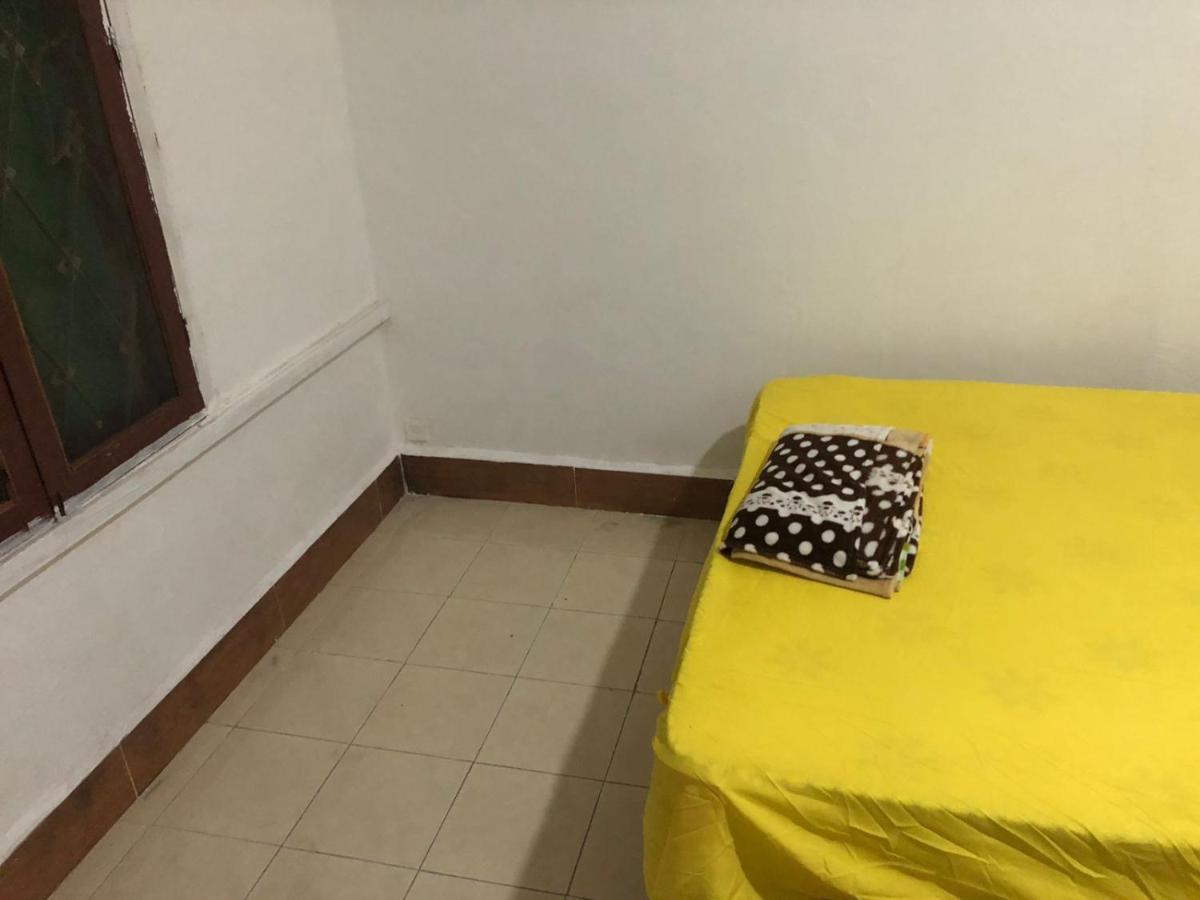 Vernice Backpacker Hostel Vientiane Bagian luar foto