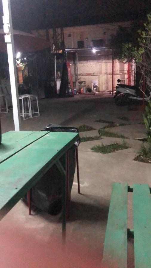 Vernice Backpacker Hostel Vientiane Bagian luar foto
