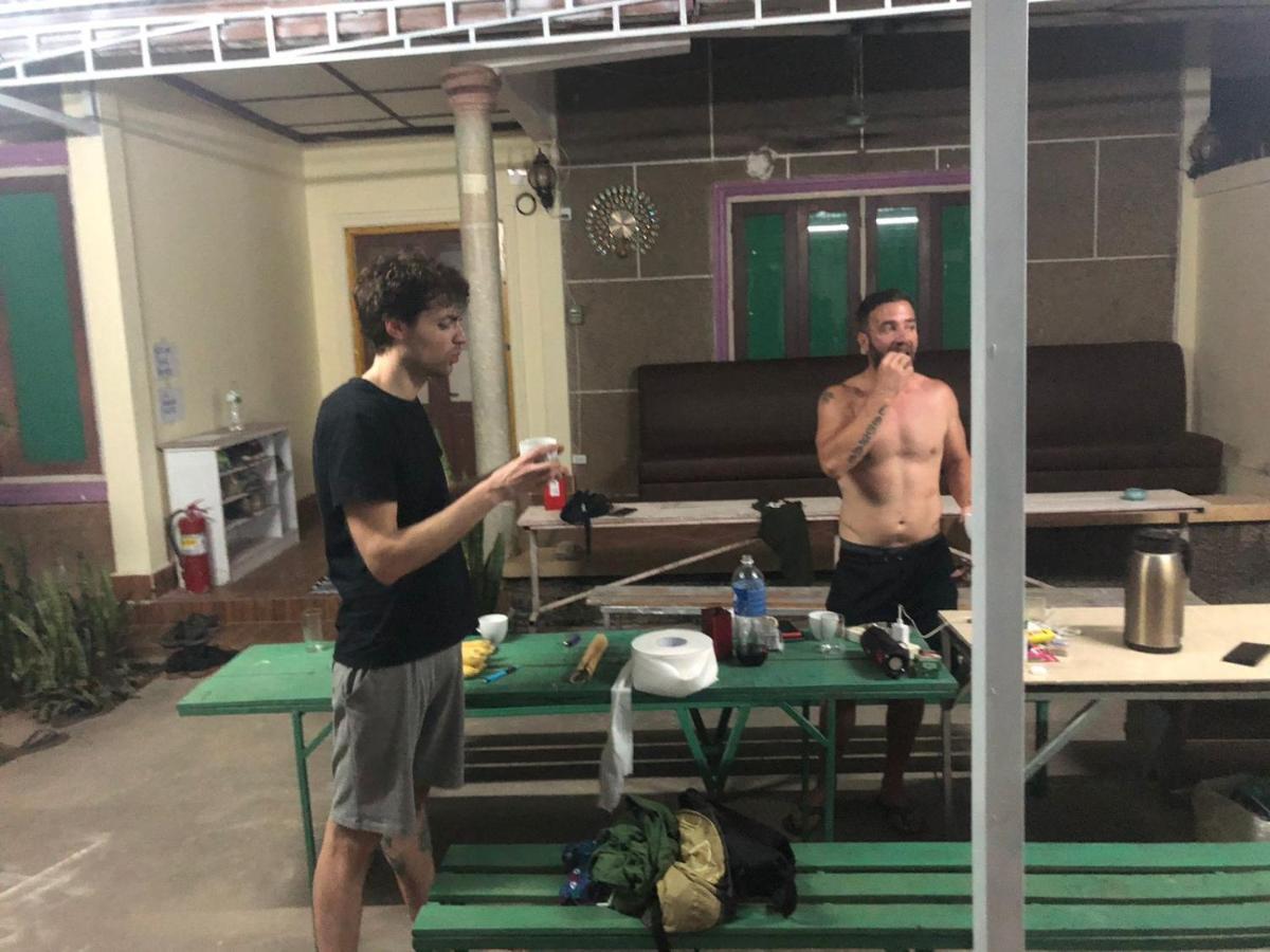Vernice Backpacker Hostel Vientiane Bagian luar foto