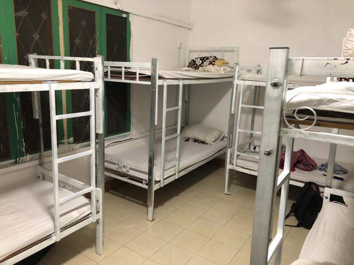 Vernice Backpacker Hostel Vientiane Bagian luar foto
