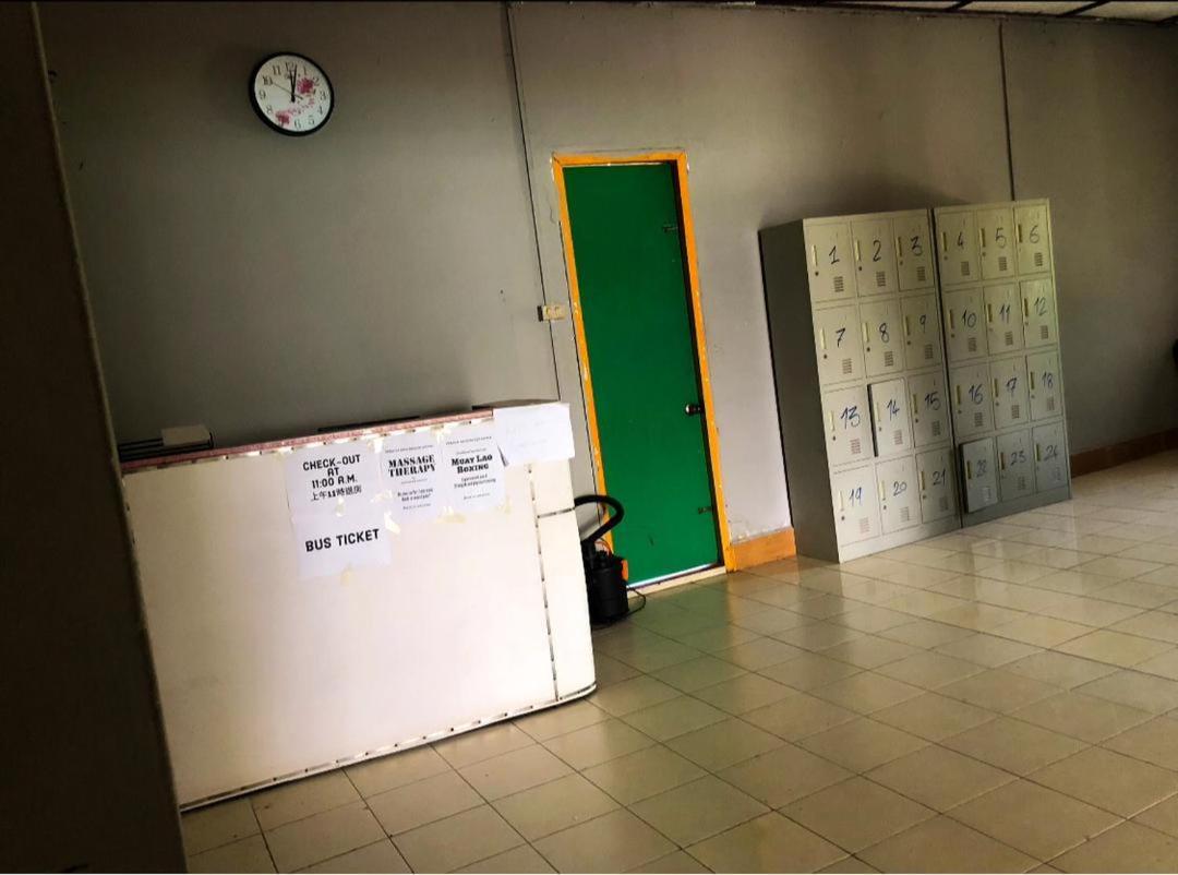 Vernice Backpacker Hostel Vientiane Bagian luar foto