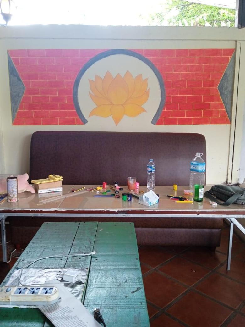 Vernice Backpacker Hostel Vientiane Bagian luar foto